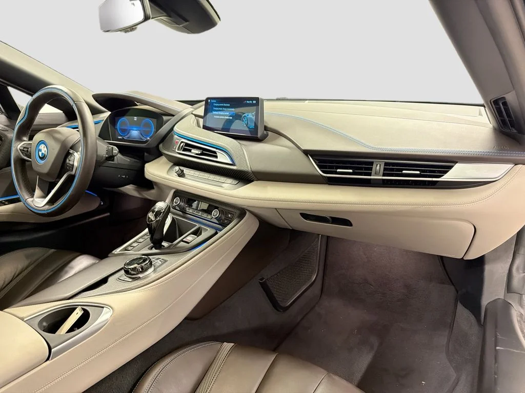 Used 2019 Crystal White Pearl BMW Base image 28