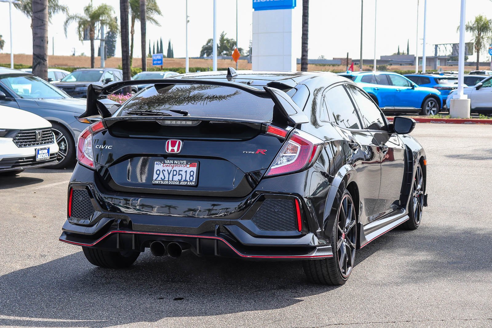 Used 2018 Crystal Black Pearl Honda Touring image 9