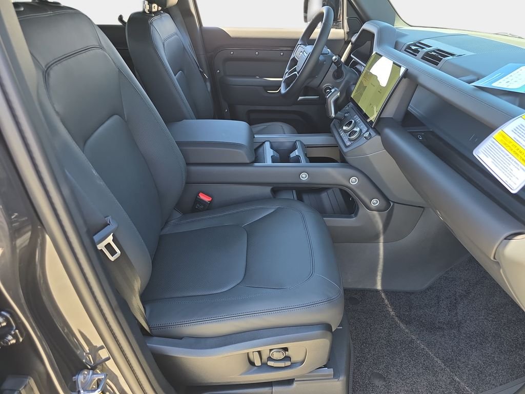 New 2026 Carpathian Grey Land Rover X-Dynamic SE image 10