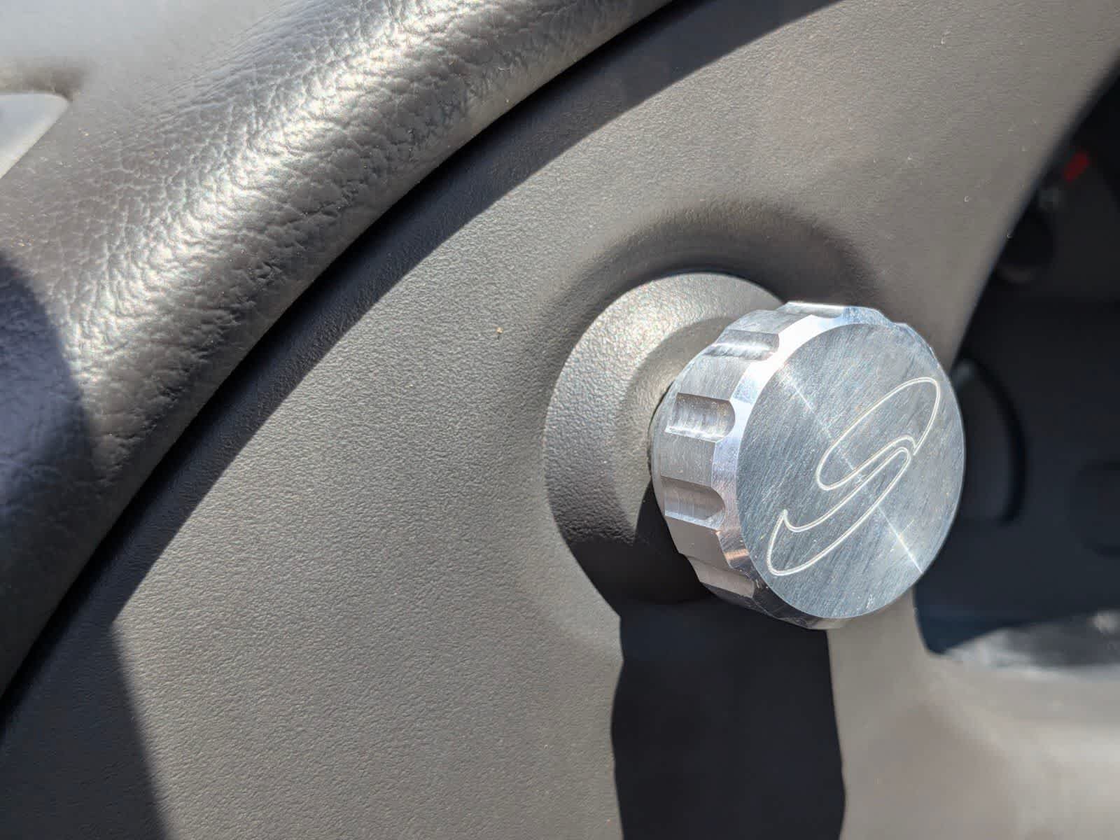 Used 2001 Gray Ford  image 23
