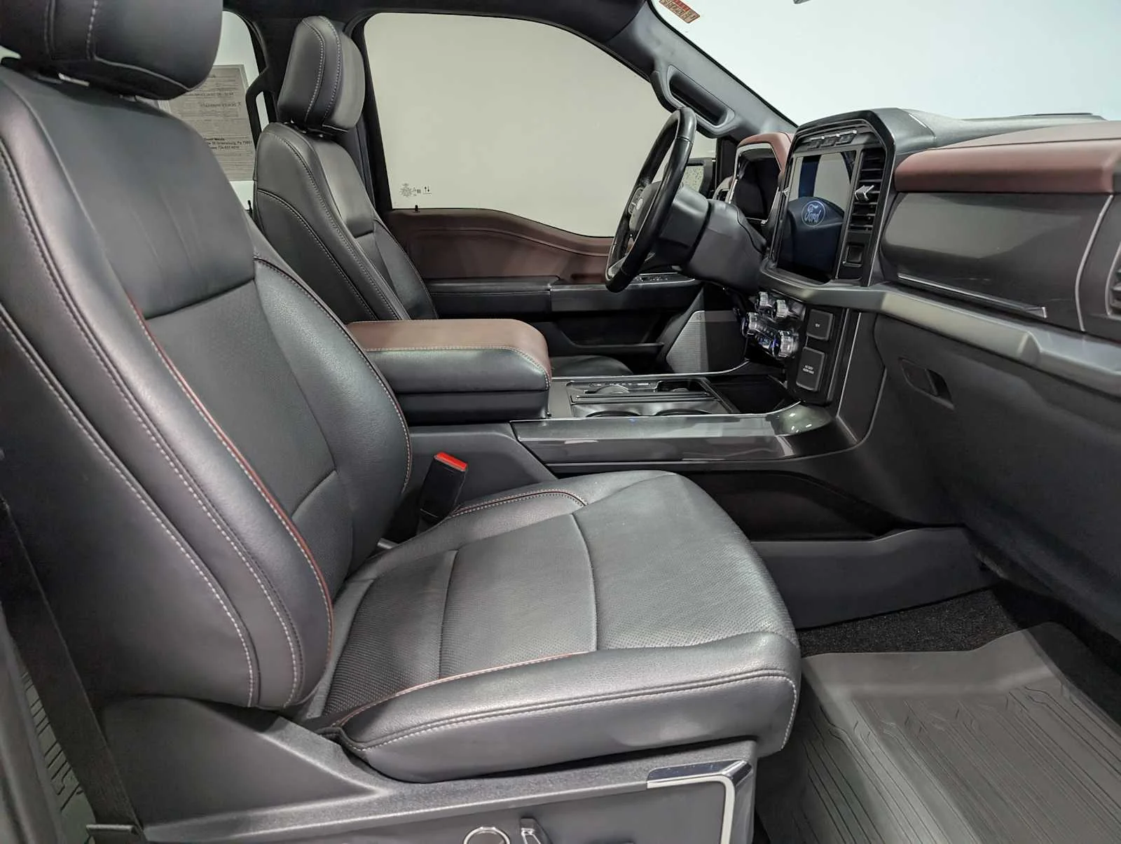 Used 2022 Agate Black Ford LARIAT image 46