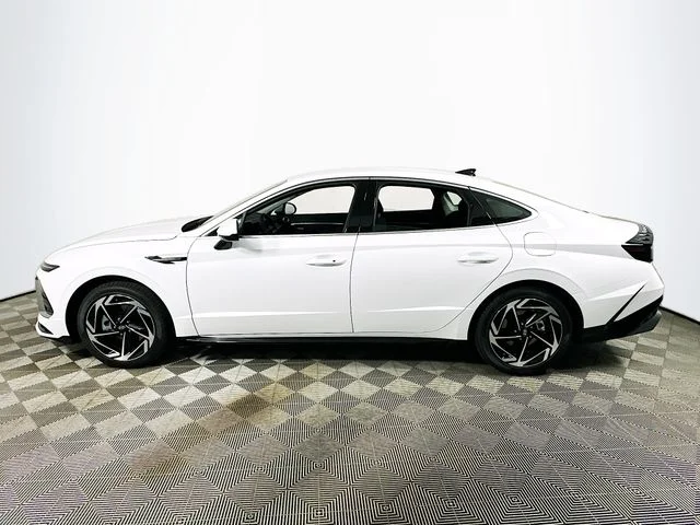 New 2026 White Hyundai SEL Sport image 6