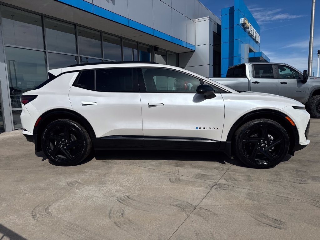 Used 2025 Iridescent Pearl Tricoat Chevrolet RS image 6