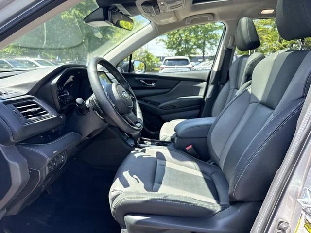 Used 2025 Silver Subaru Onyx Edition image 15