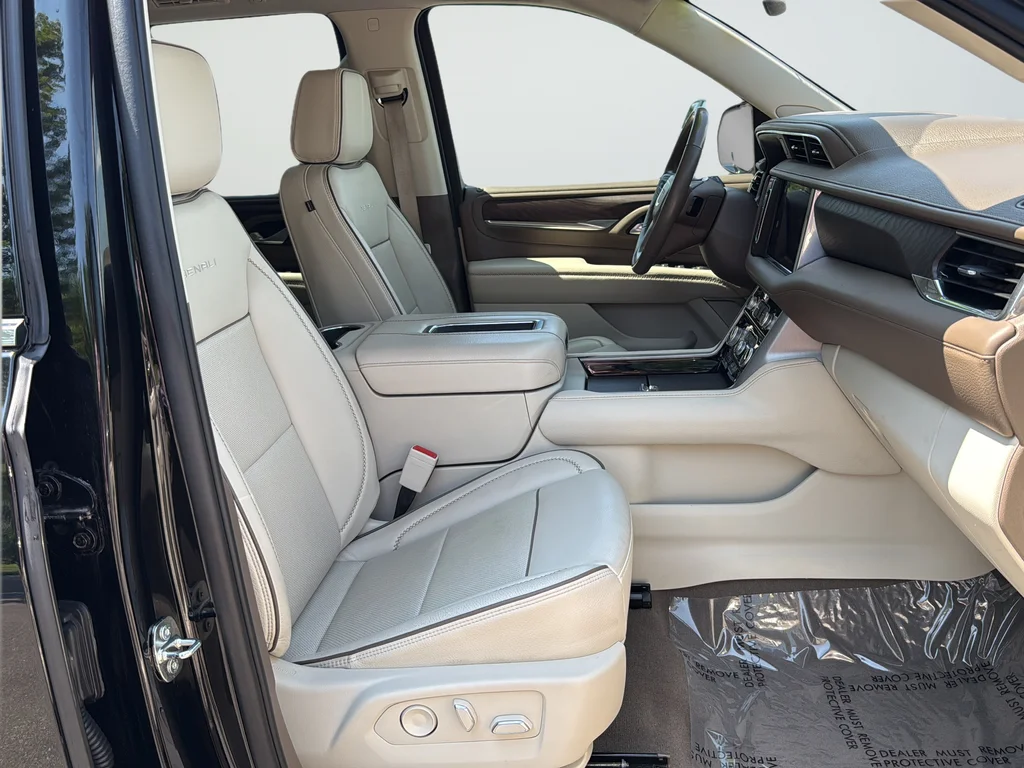 Used 2022 Black GMC Denali image 22