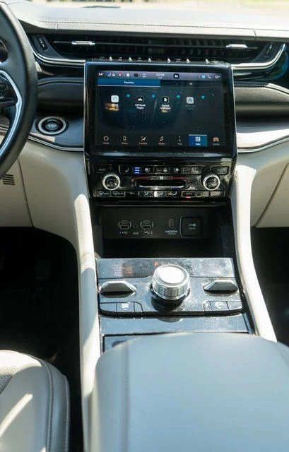 Used 2022 Black Jeep Overland image 17