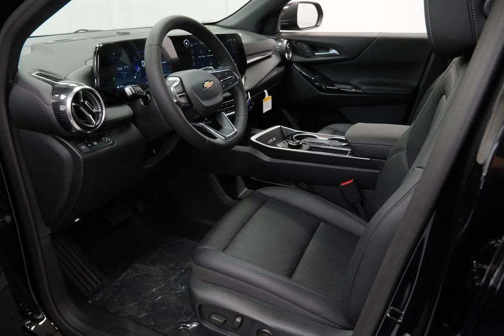 New 2027 Mosaic Black Metallic Chevrolet LT image 10