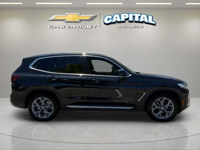 Used 2024 Black BMW xDrive30i image 7