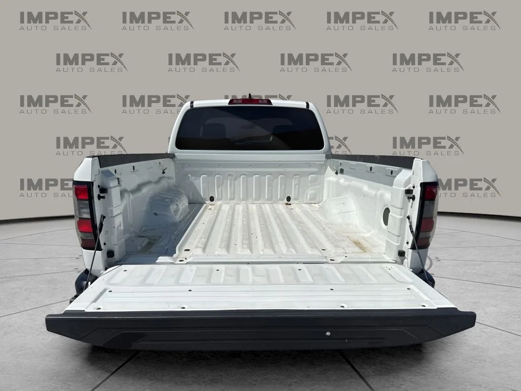 Used 2022 White Nissan S image 24