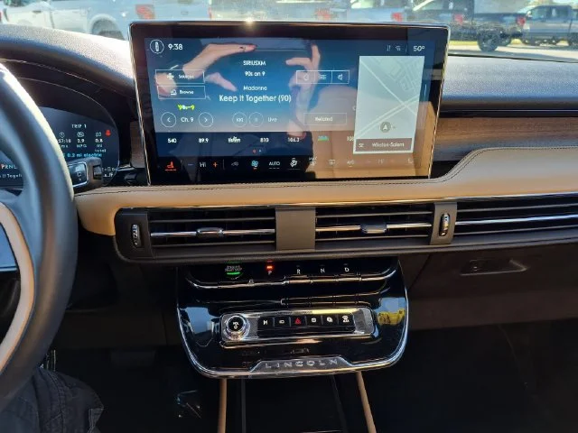 Used 2023 Gray Lincoln Grand Touring image 20