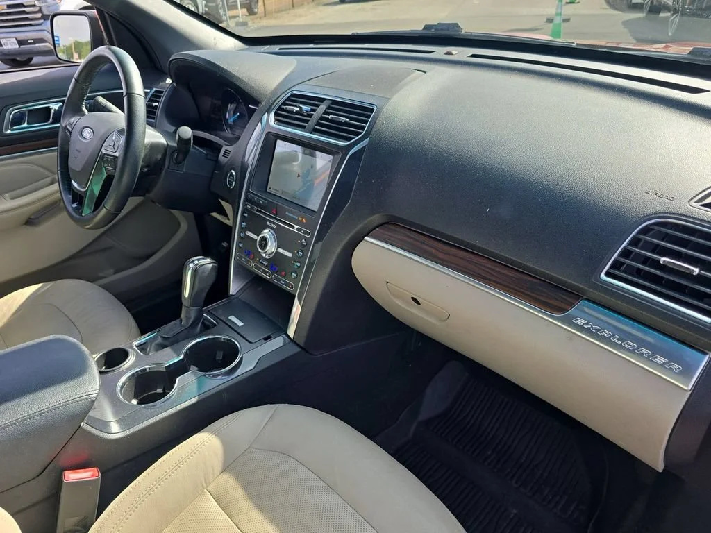 Used 2018 Red Ford Limited image 35
