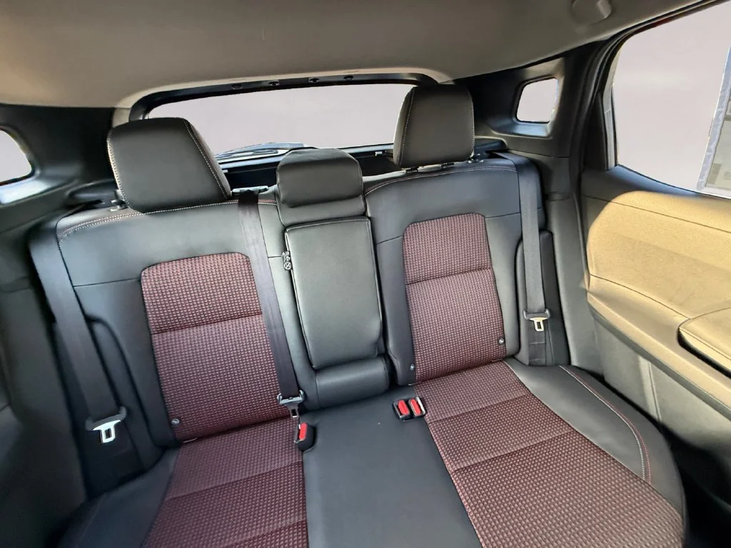 New 2027 Gray Nissan SR image 18