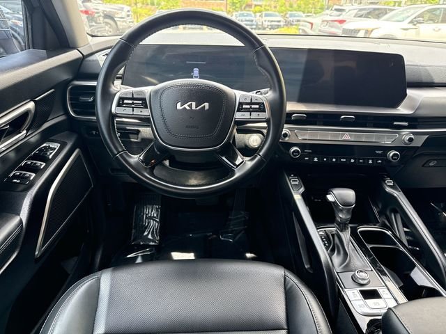 Used 2023 Black Kia S image 21