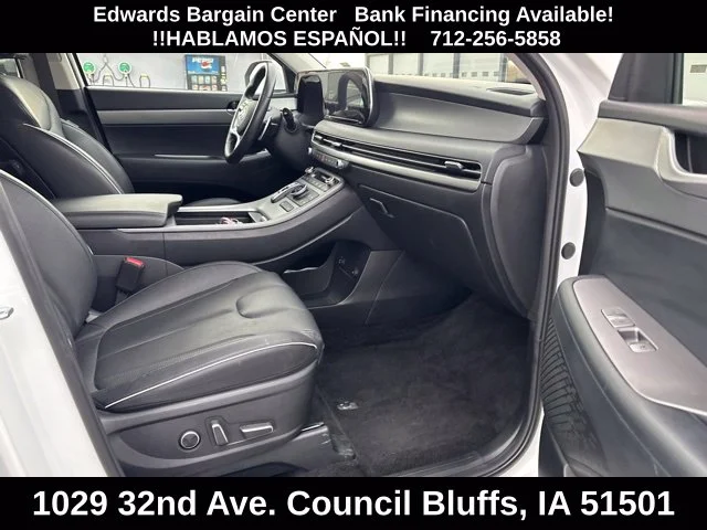 Used 2025 White Hyundai SEL image 13