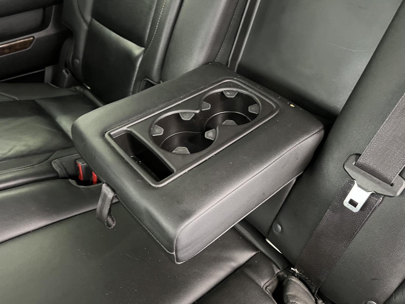 2015 Chevrolet Suburban LT - Photo 24