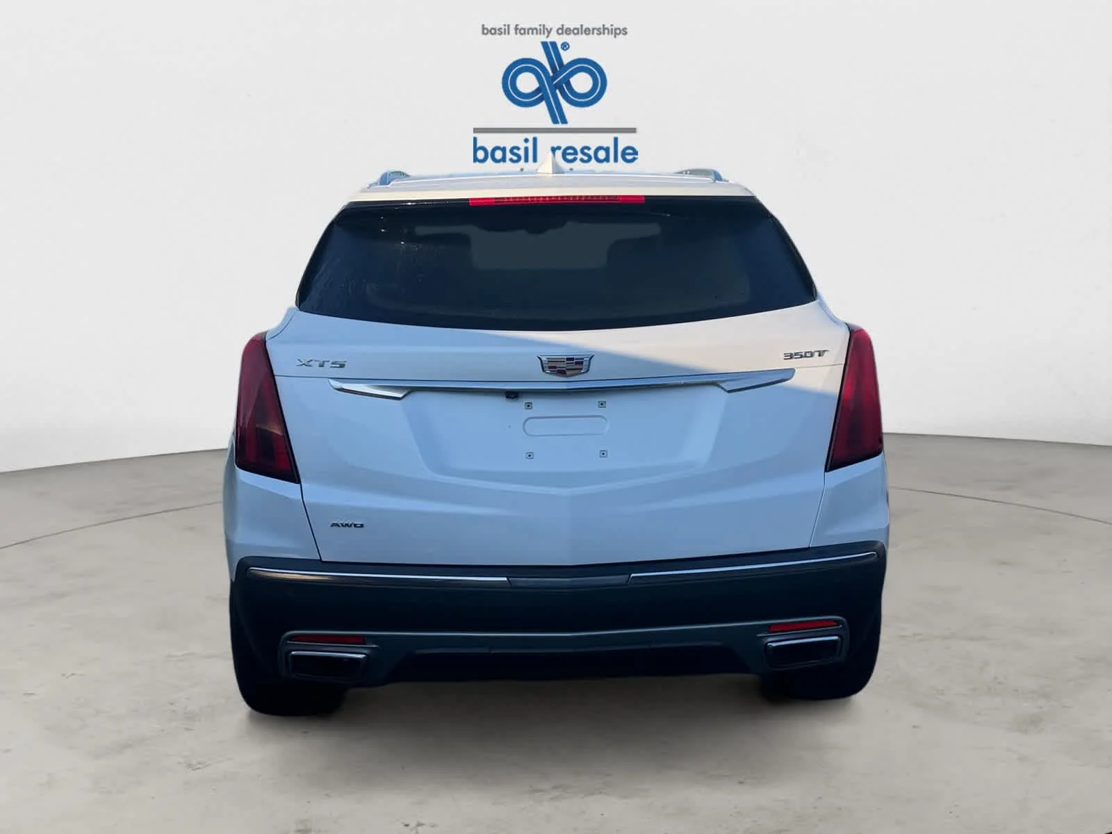 Used 2022 Crystal White Tricoat Cadillac AWD Premium Luxury image 6