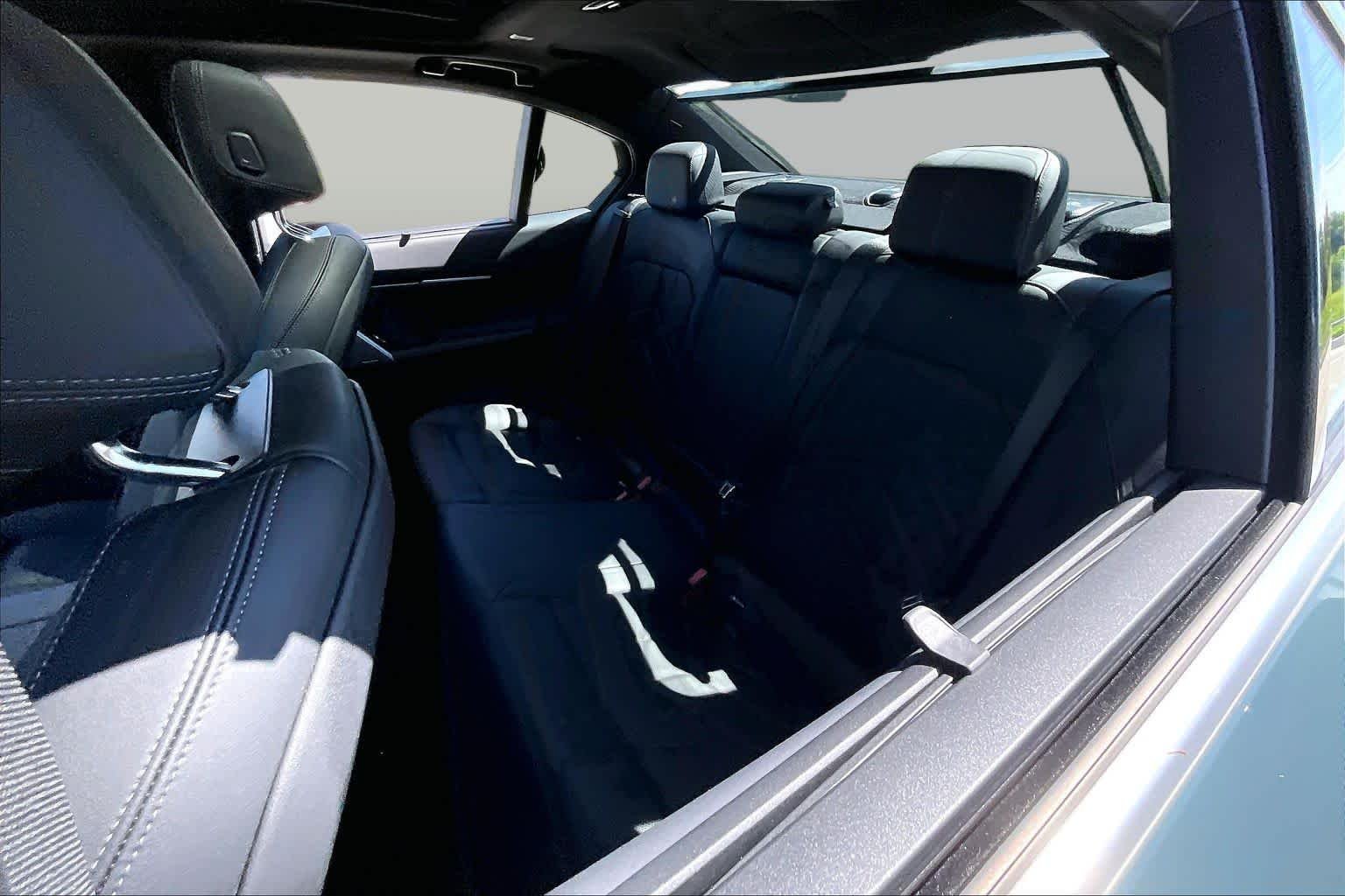 Used 2026 Cape York Green Metallic BMW 530i image 20