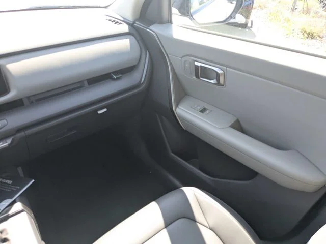 New 2027 Snow White Pearl Kia EX image 18
