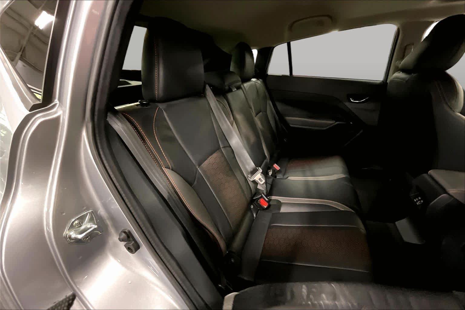 Used 2025 Ice Silver Metallic Subaru Limited image 19