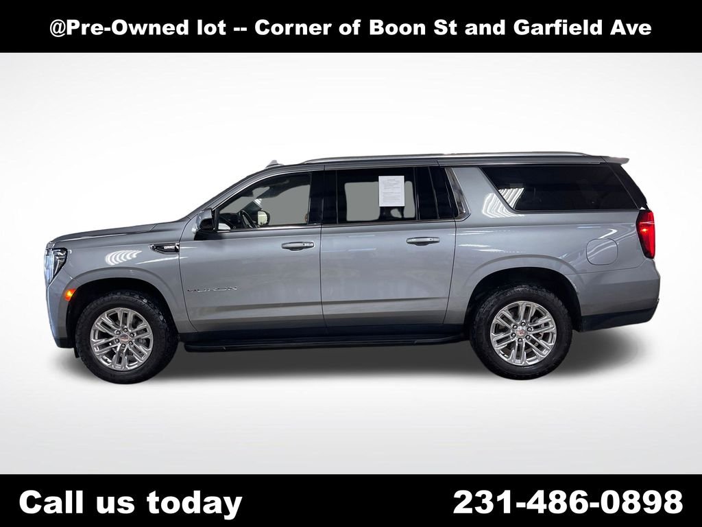 Used 2023  GMC SLE image 2