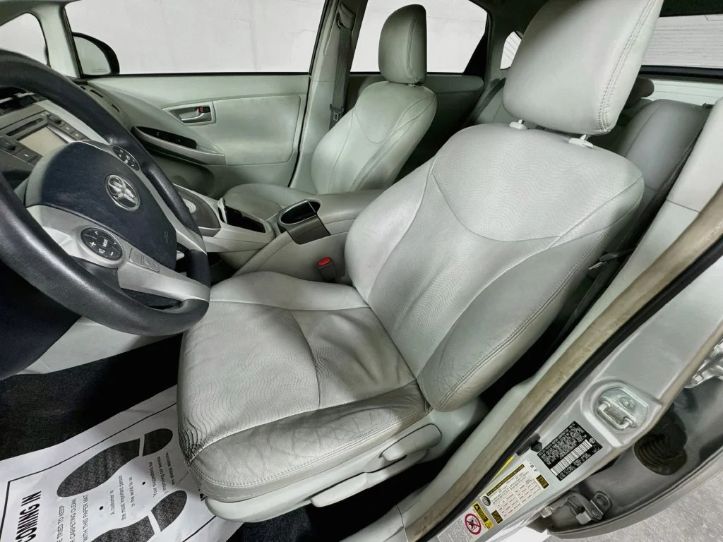 Used 2014 Silver Toyota Three image 24