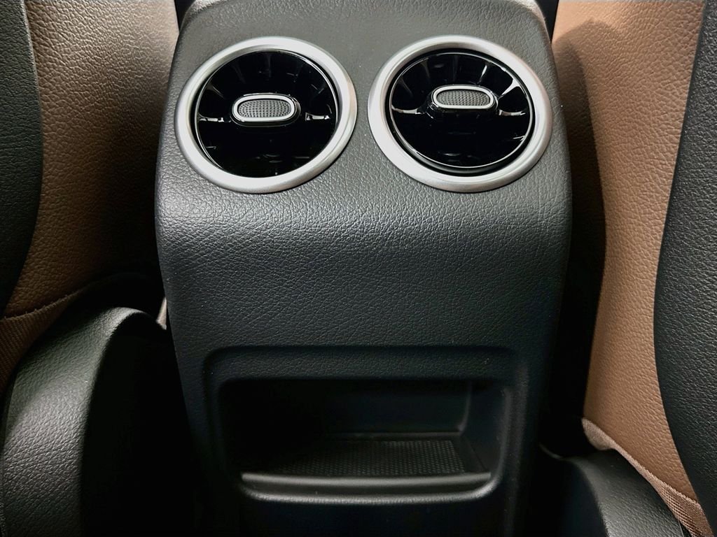 New 2026 Polar White Mercedes-Benz GLA 250 image 27