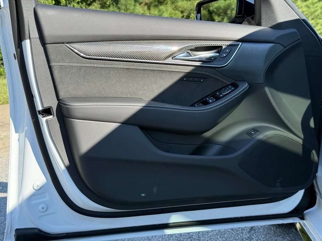 New 2026 Summit White Cadillac V-Series image 17