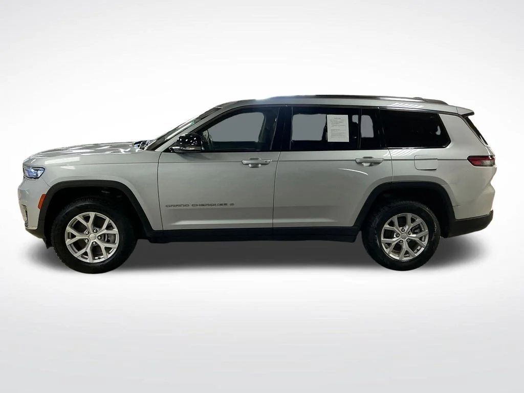 Certified Used 2023 Silver Jeep Limited image 2