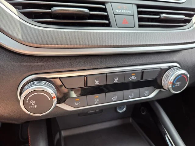2025 Nissan Altima SR - Photo 22