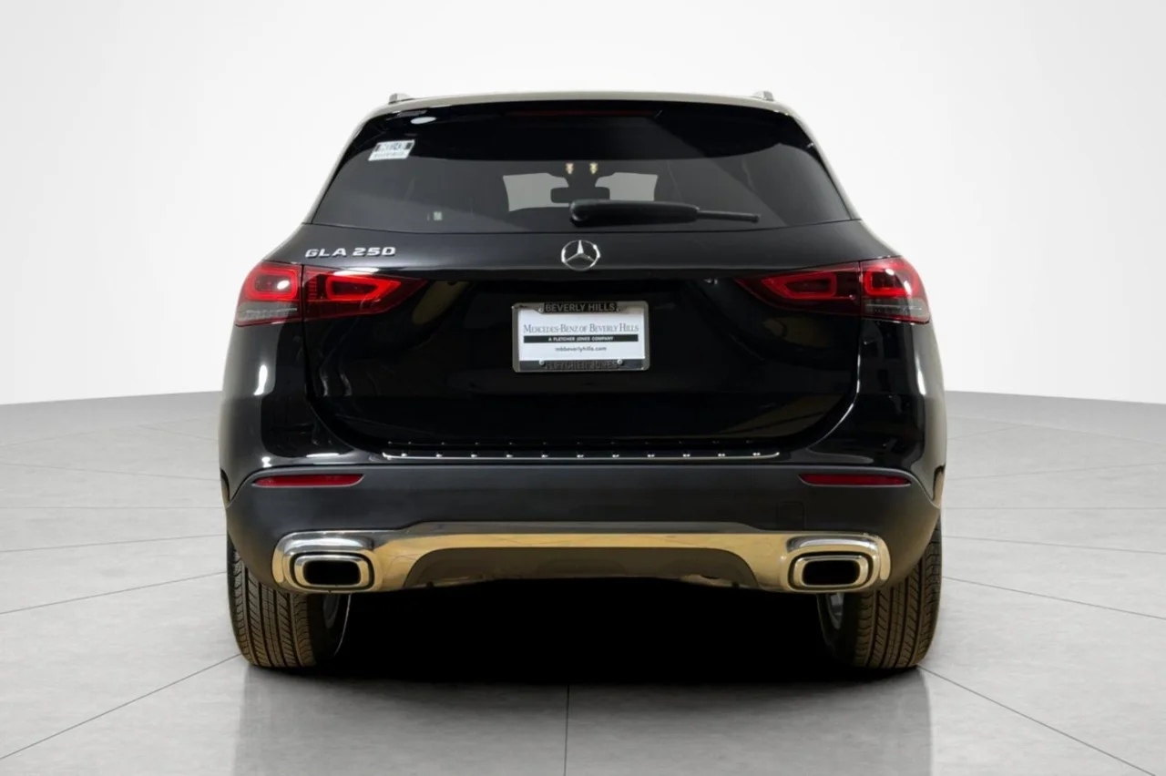 Used 2022 BLACK Mercedes-Benz GLA 250 image 4