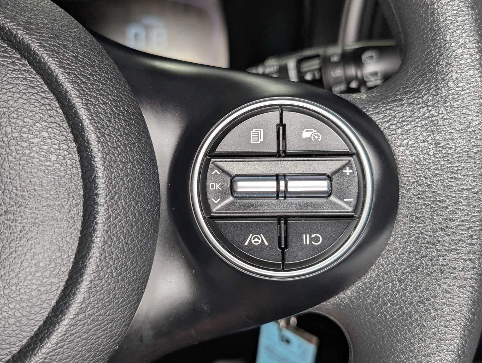 Used 2023 Mars Orange Kia LX image 31