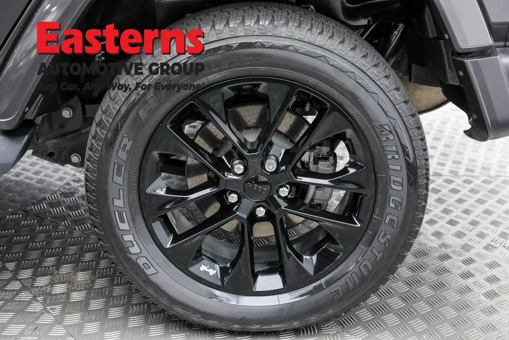 Used 2021 Gray Jeep Unlimited Sahara 4xe image 34