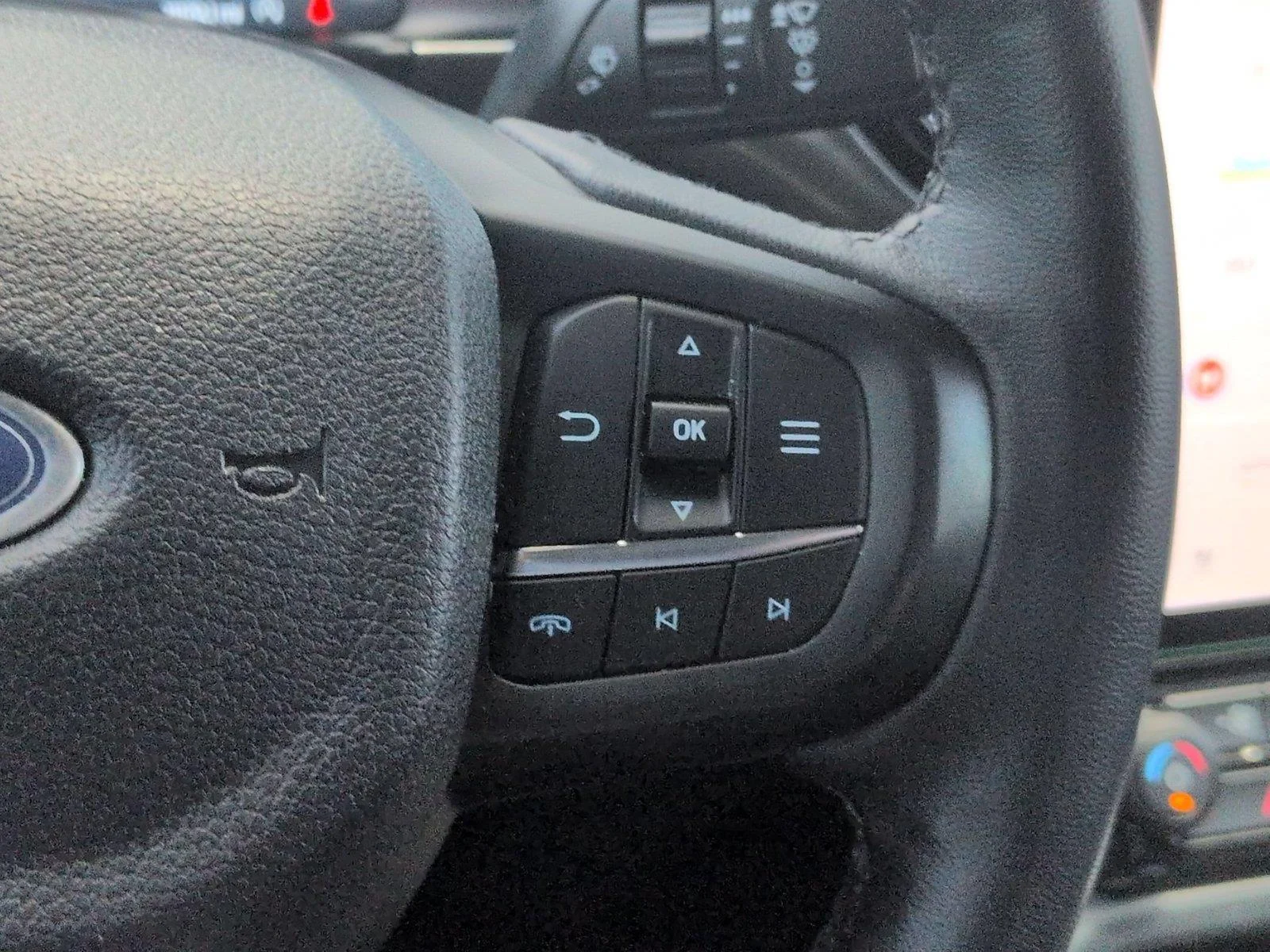 Used 2025 Shadow Black Ford LARIAT image 21