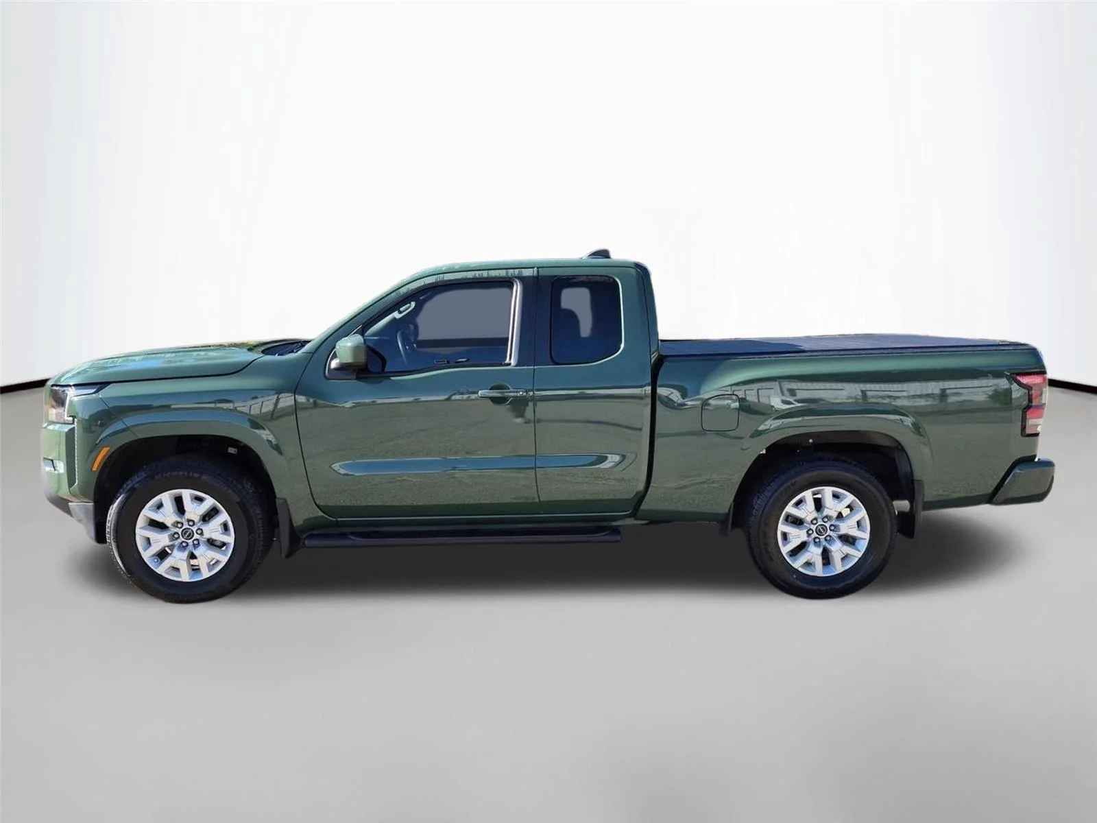 Used 2022 Gun Metallic Nissan SV image 2