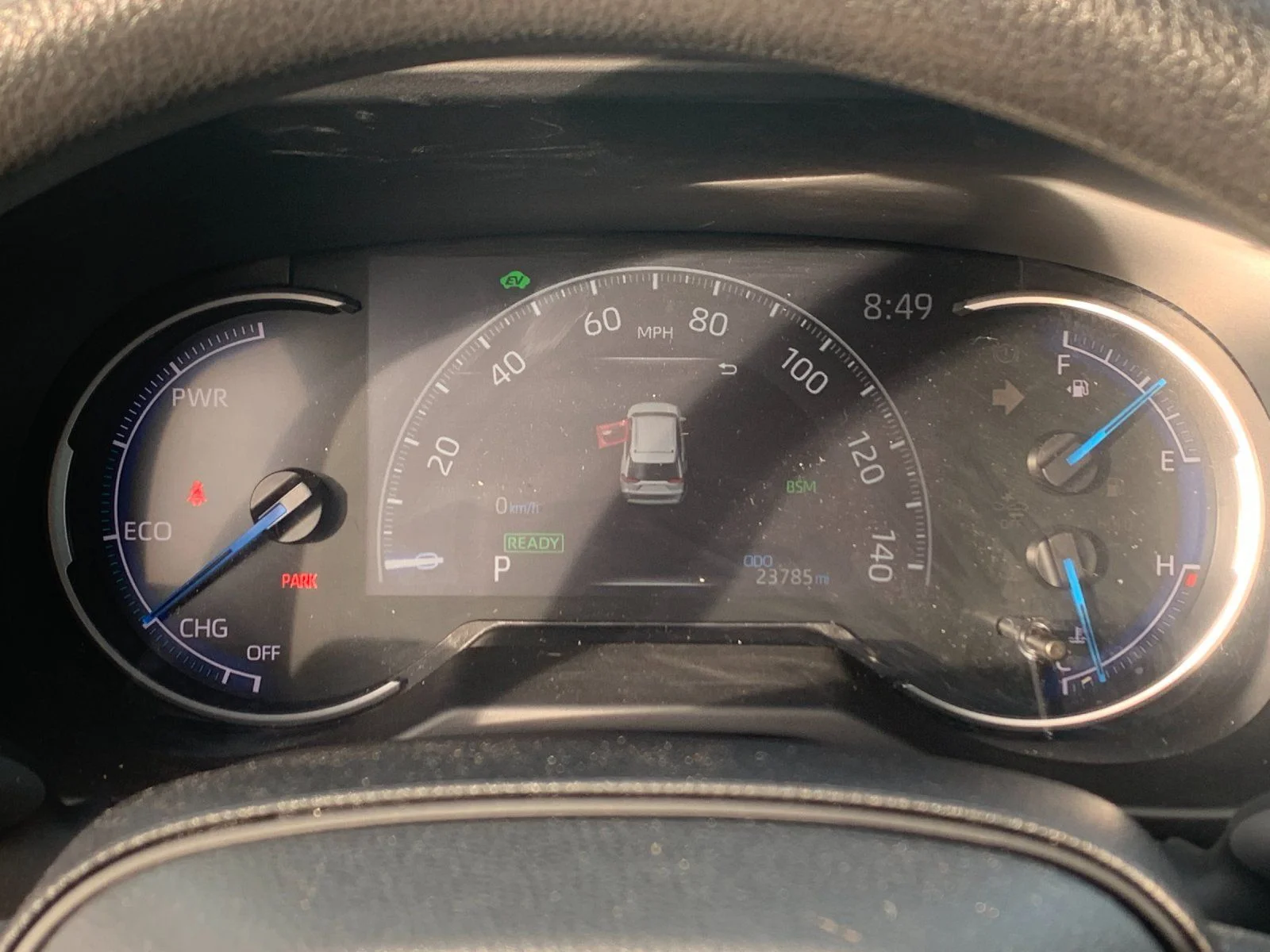 Used 2025 White Toyota XLE image 29