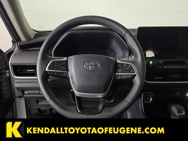 Used 2025 Silver Toyota XLE image 10