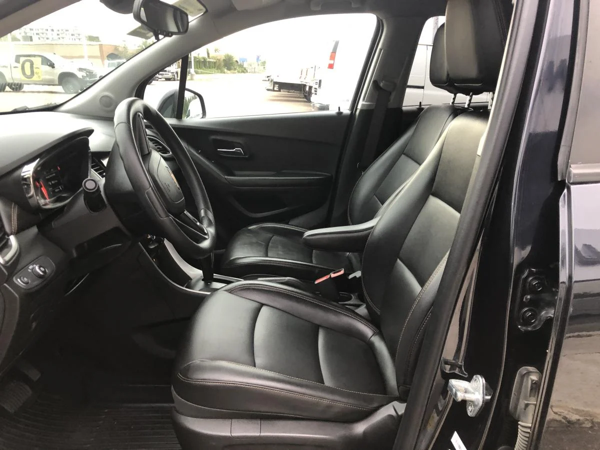 Used 2022 Blue Chevrolet AWD 4dr LT w/ Leather image 12