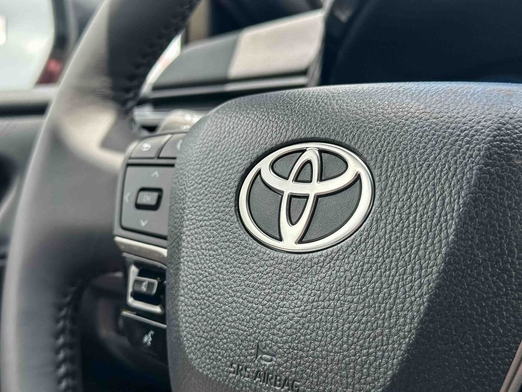 2026 Toyota Camry XSE - Photo 18