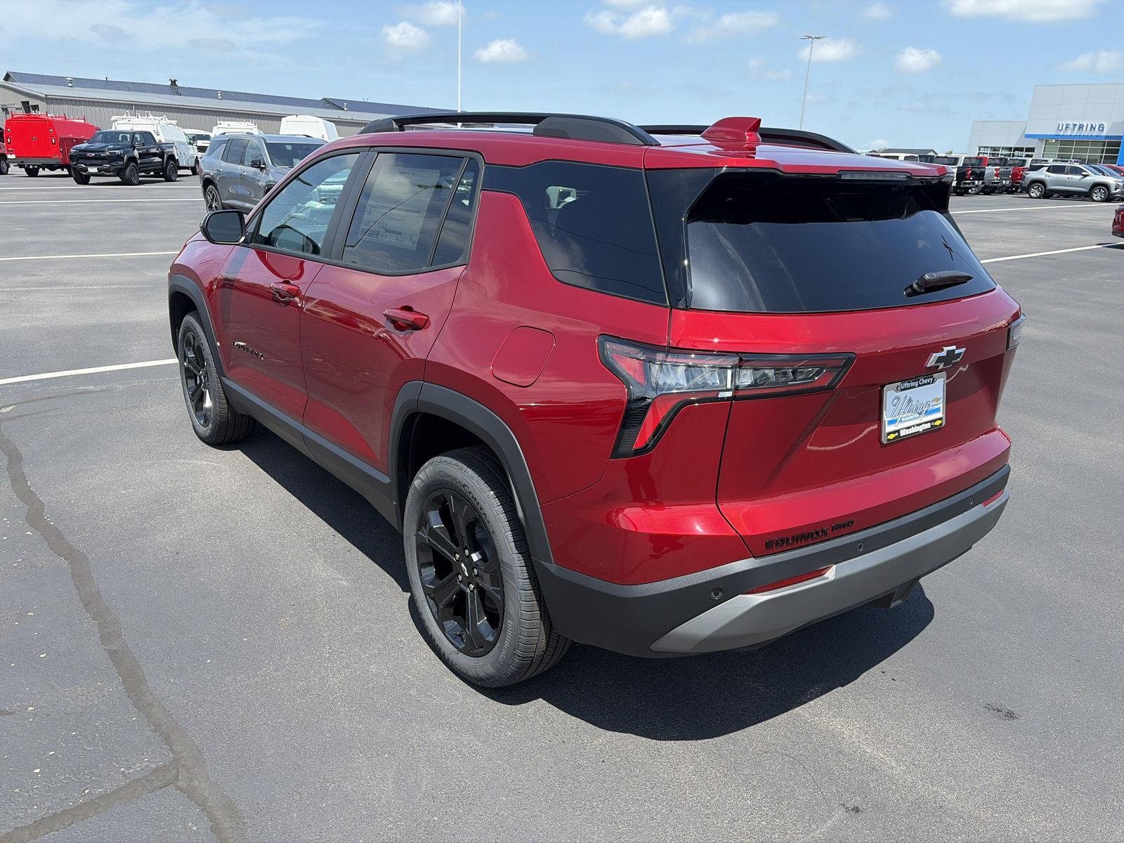 2027 Chevrolet Equinox LT - Photo 8