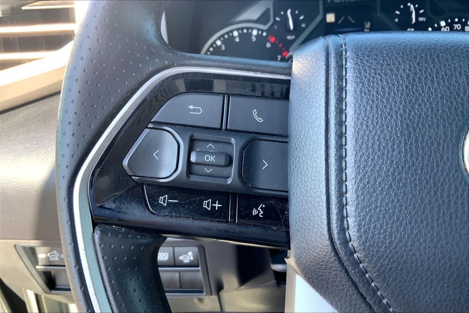 Used 2023 Ice Cap Toyota SR5 image 23