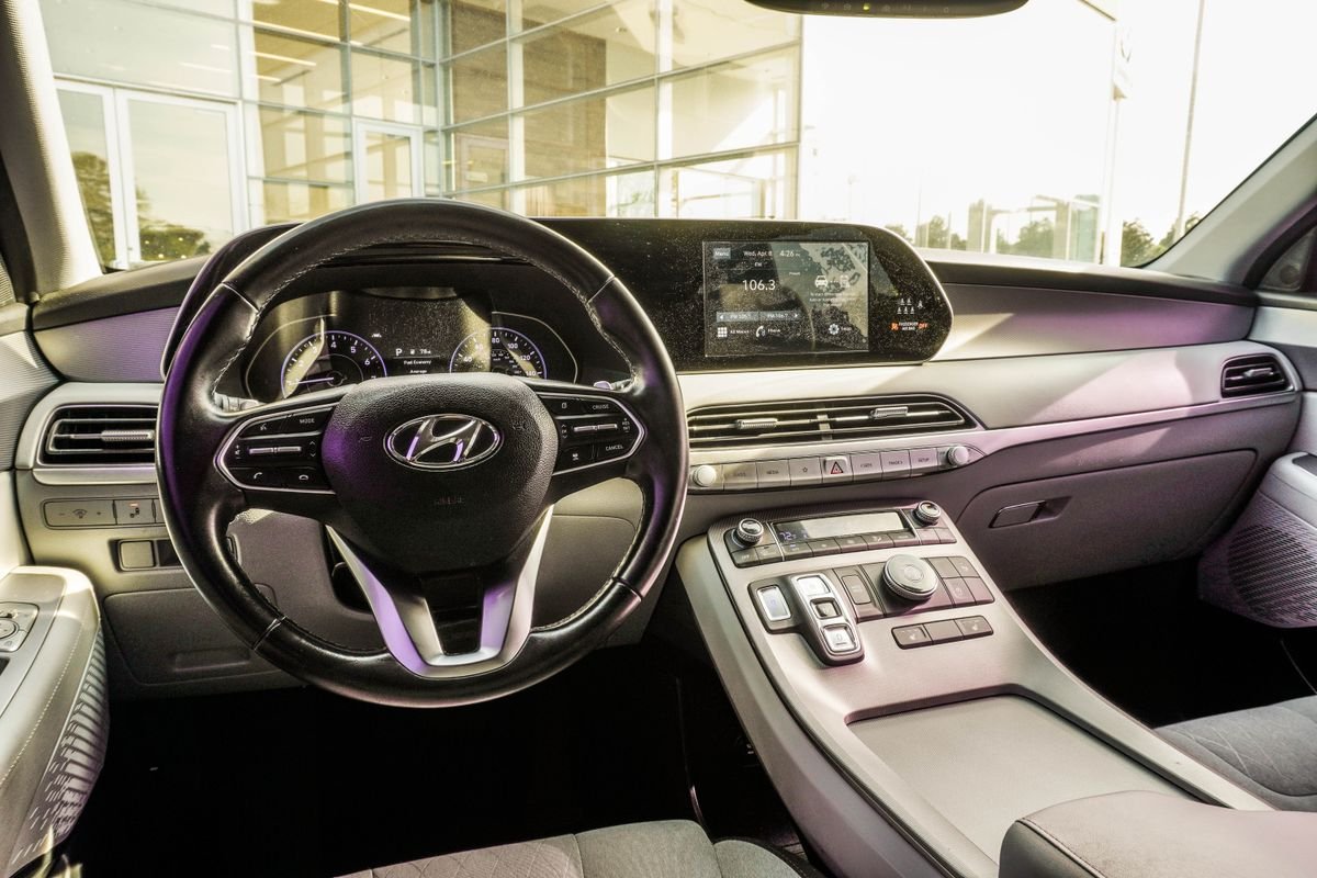 Used 2022 Black Hyundai SEL image 16