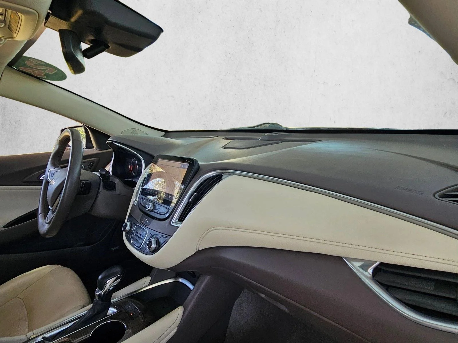 Used 2024 Lakeshore Blue Metallic Chevrolet LT image 18