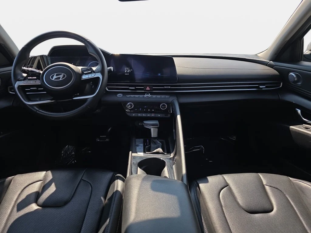 Certified Used 2024 Metal Hyundai Limited image 9
