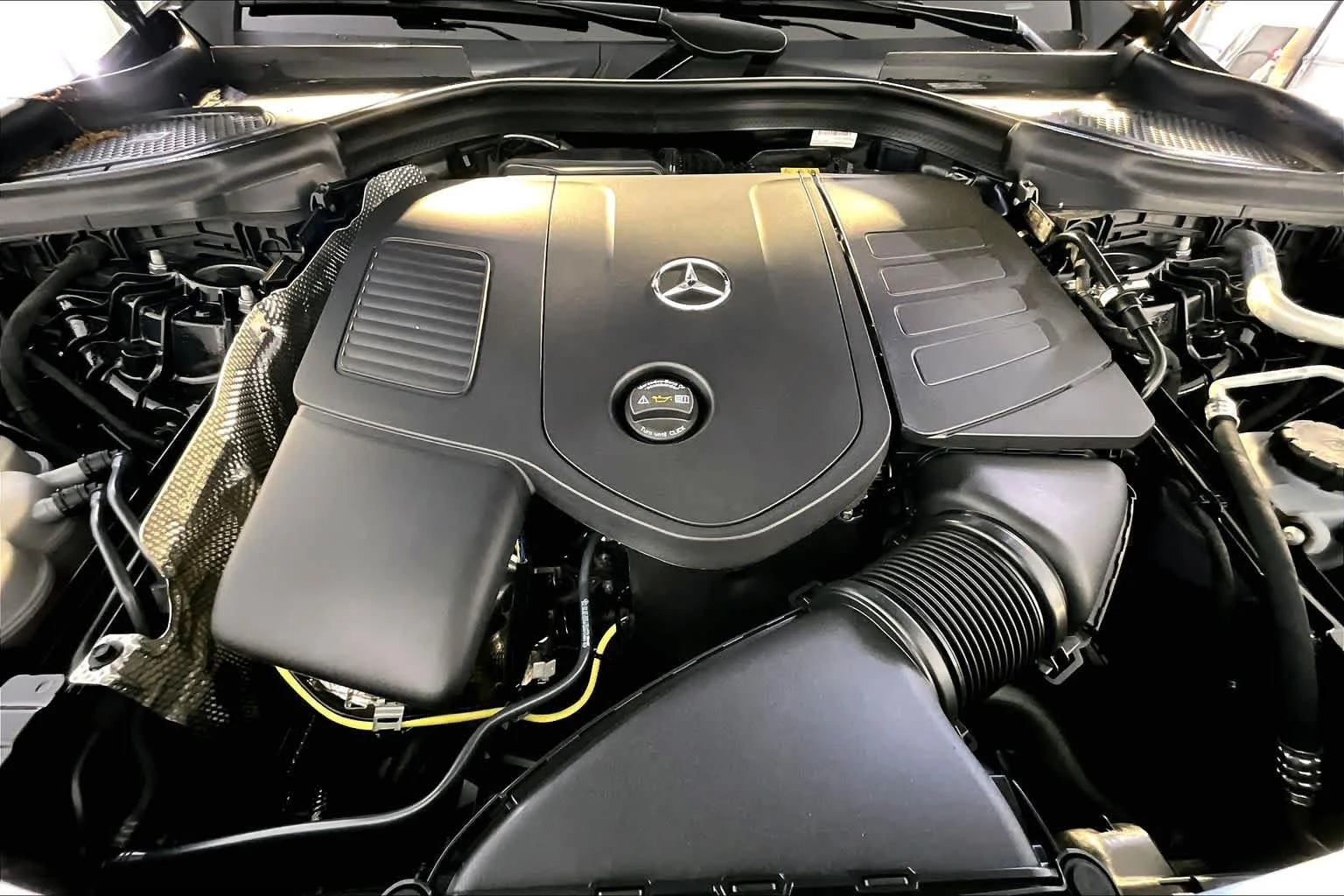 New 2026 Obsidian Black Metallic Mercedes-Benz GLC 300 image 14
