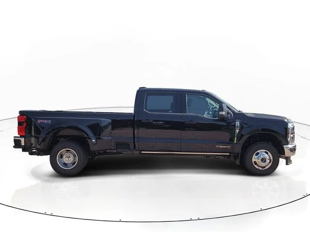New 2026 Black Metallic Ford Lariat image 4