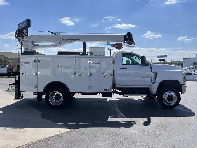 New 2024 Summit White Chevrolet Work Truck image 15