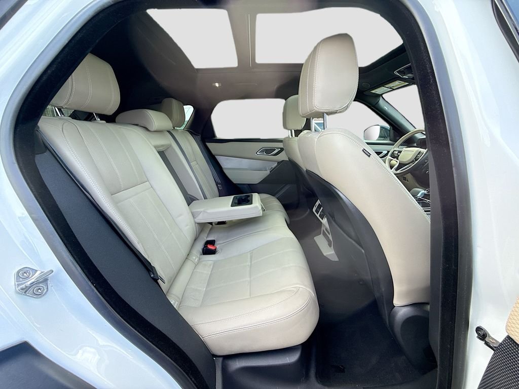 Used 2022 Fuji White Land Rover R-Dynamic S image 29
