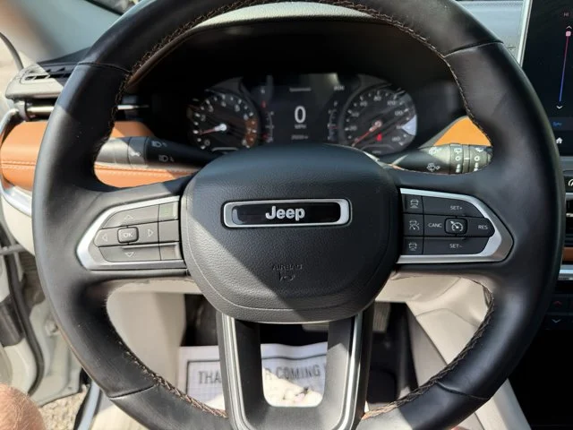 Used 2022 Bright White Clearcoat Jeep Limited image 10