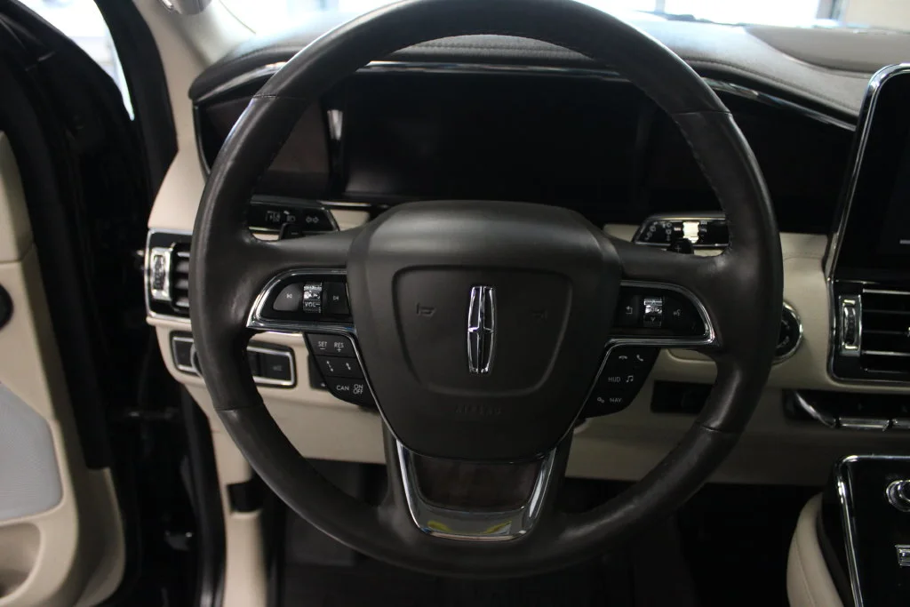 Used 2021 Black Lincoln Reserve image 22