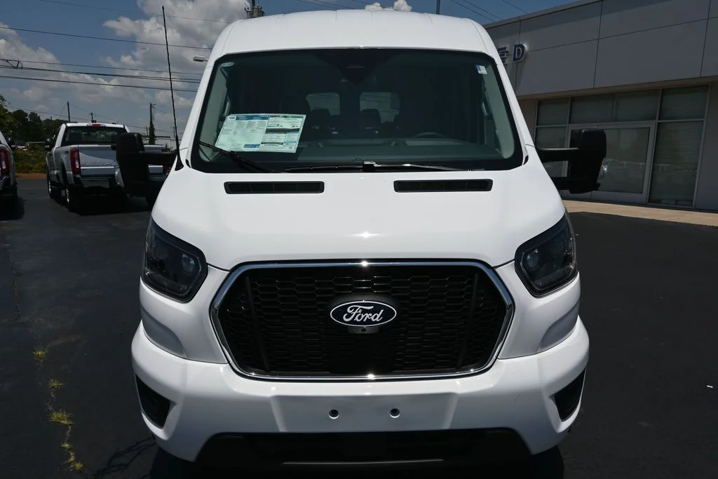 New 2026 Oxford White Ford Passenger Van XLT image 24